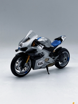 这礼物不得把男盆友整迷糊了❓❗|||Ducati杜卡迪v4银蓝1/12#模型