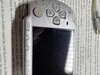 出一只索尼PSP2000 银色掌机128GBtf卡