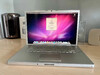 我的 2006 年款 15 英寸铝合金 MacBook Pro，2.16GHz 双核处理器。  运行 OS X Snow Leopard 10.6.8 系统 😎