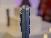 与三星 Galaxy S25 Edge 相比， Galaxy S25  看起来也很厚 ​