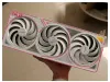 5090D白火神真大啊，可惜手里这个竖装线是pcie4.0的会有点性能损失，只能正常横着塞进去了。