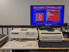 我把其中一台 Tandy 1000 SX 放在了桌面上，咱们来看看 PicoMEM 2 在它上面能实现什么功能吧！
