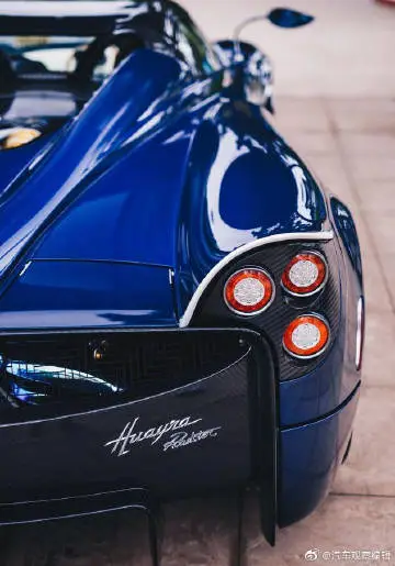 6208bbb0gy1ggdqos1mm0j20hl0p5whm.webp