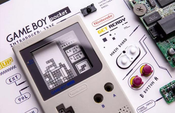 Grid Studio：将iPhone、Game Boy等旧产品创作为艺术品