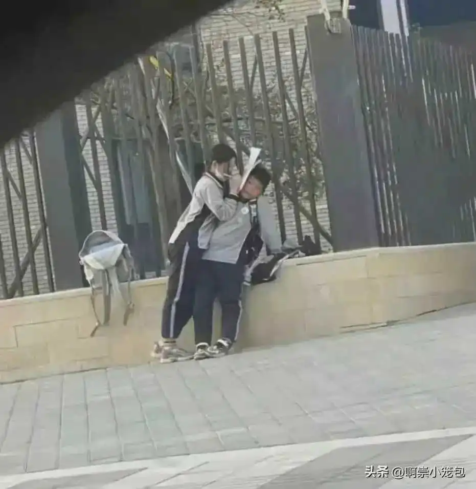 1663553983553_19c3e898j00rhtwyv0021c000pv00qjg.webp