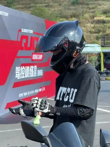 114928chb5ivw0vb0emw1h.webp