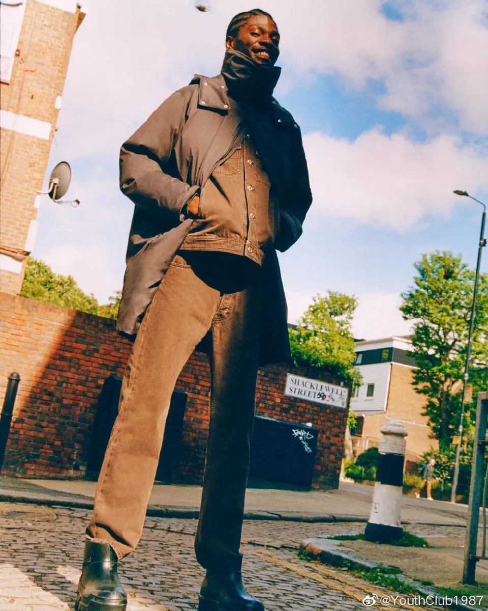 img-166530695714053f2ee8a16d5b4f8af3ed4a0fb88d81f29962c2738db68da154e78c2eb6c817e.webp