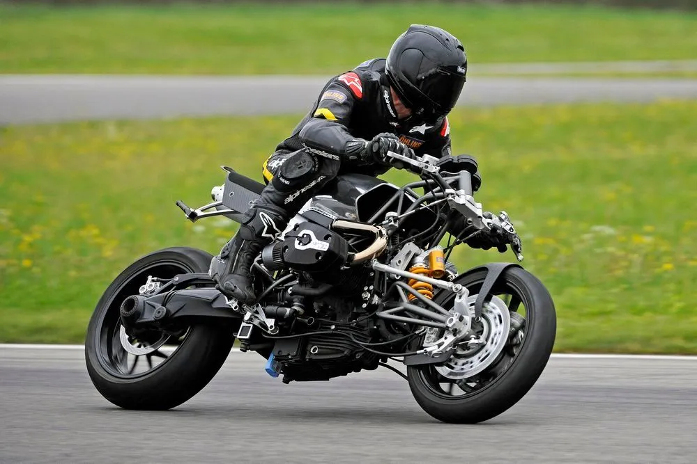 img-1674222078624348fff082baf6b3a5fc7fa84a363443a9432e5a09321dd70a5e65b0c3e73c899.webp