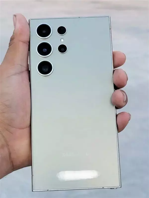 三星Galaxy S24 Ultra真机首曝