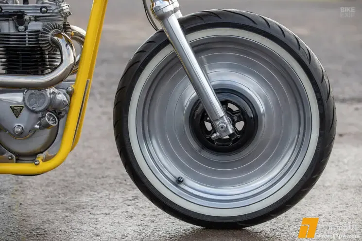 mooneyes-streamliner-motorcycle-15-745x497.webp