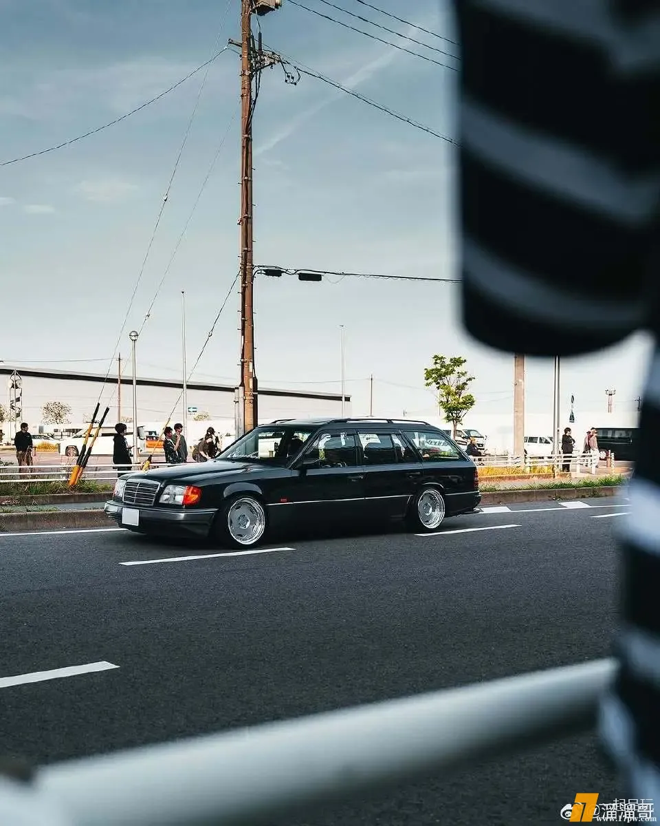 img-1746681527635aaea722eff0673bb56e888d50dc3a840f3200e30fc9ceb4cc7f7bcb26eebea05.webp