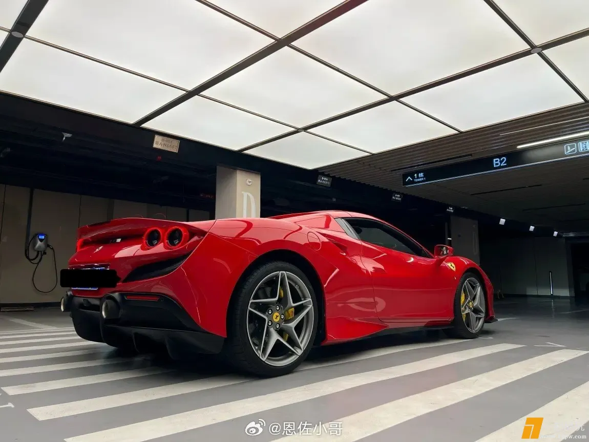 img-17523337453771e43c3be7d90a1db766f670cb29bb0c5a8e226c1402ad3ebe581cb52a292f263.webp