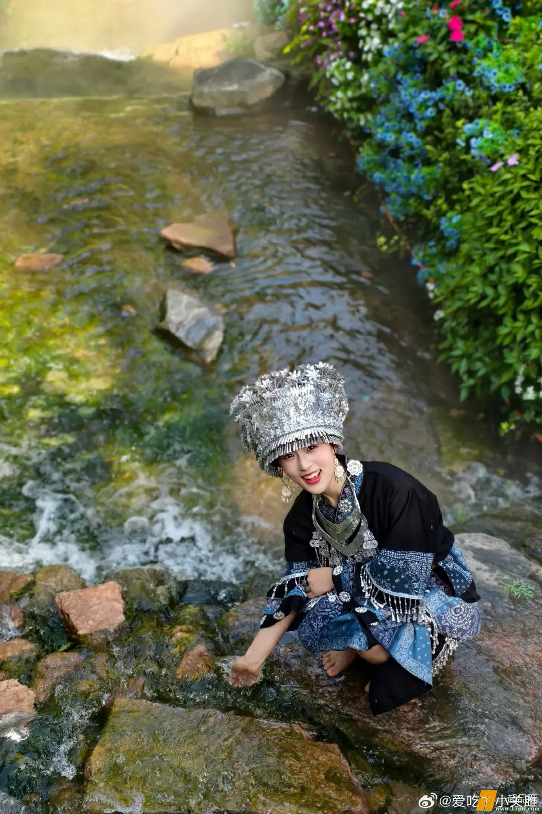 img-1758669376011ef2cff51c5c4087d6fe27fb0eca5d43e5424de9fa73a2f4d148cbcebd0bf3a83.webp