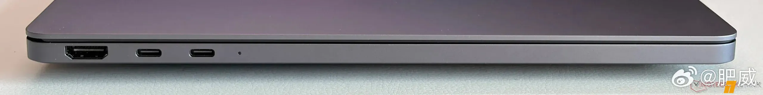 notebookcheck上了一篇三星Galaxy Book6 Ultra的评测，这台机画风挺清奇的，16寸2880*1800 120Hz OLED屏，CPU是Panther Lake，分为独显和核显两种。