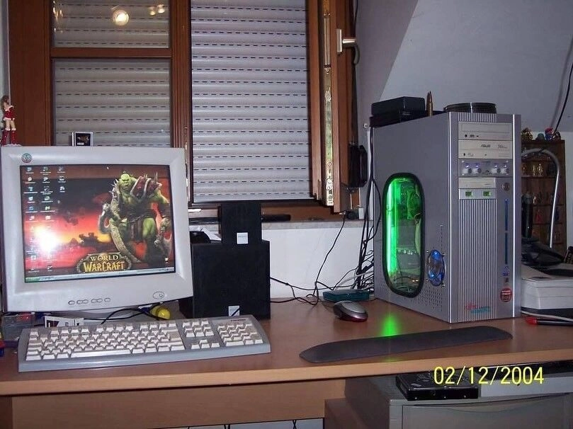 HJNAkcHX0AA8XO9.webp