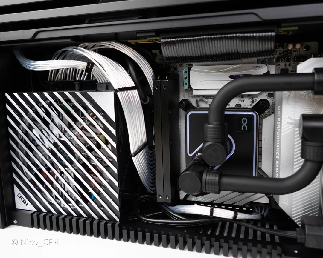 xikii-ff10-externally-watercooled-v0-gp9pdeba1x3h1.webp