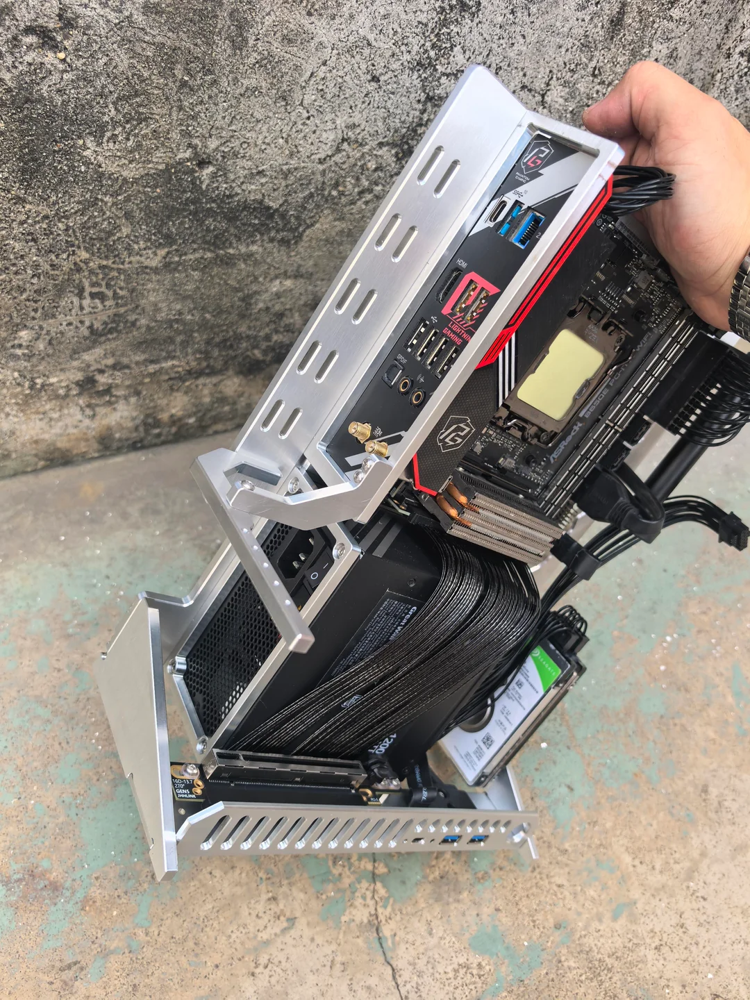 the-prototype-of-the-open-frame-designed-for-the-jf13k-v0-5ep9wlqn8u4h1.webp
