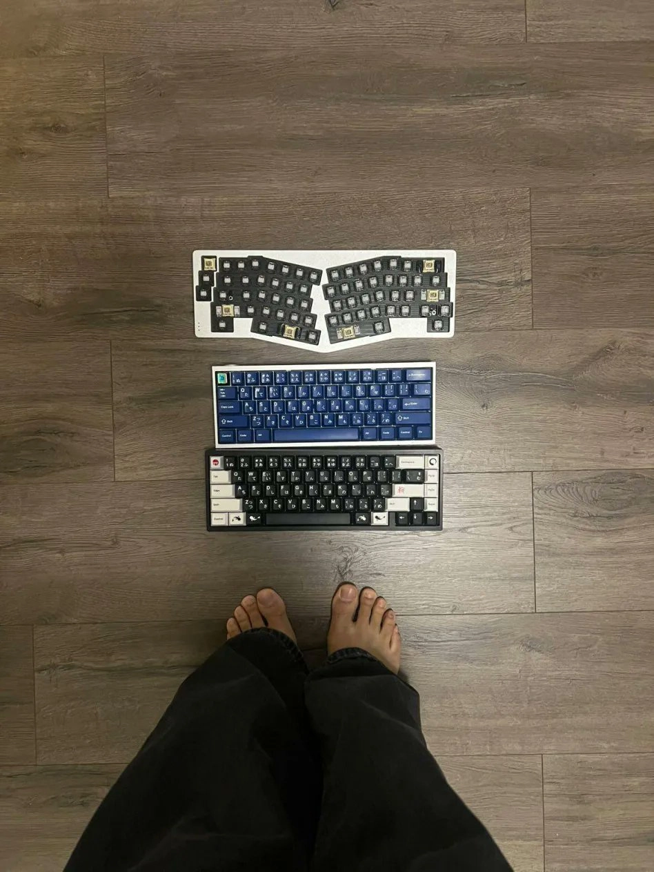 HJ8_B4NbQAIGZhL.webp