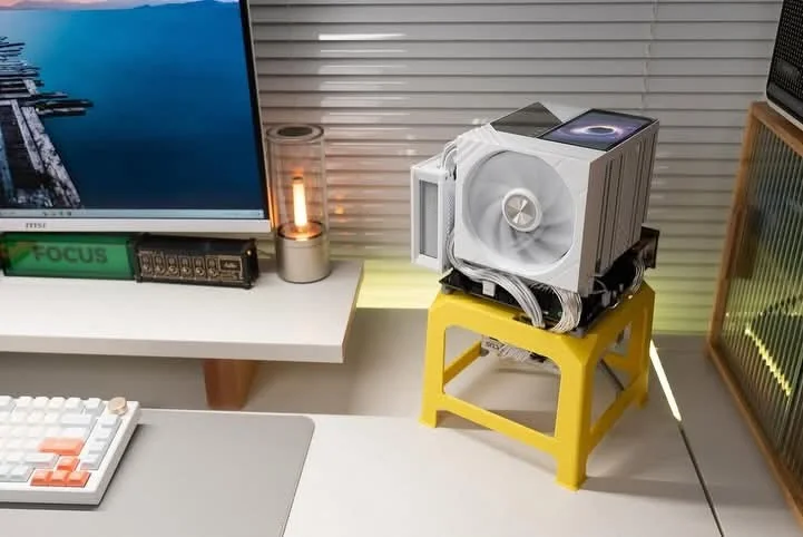 this-looks-like-such-a-fun-build-for-the-rtx-5070-mini-v0-h93xab74dm6h1.webp
