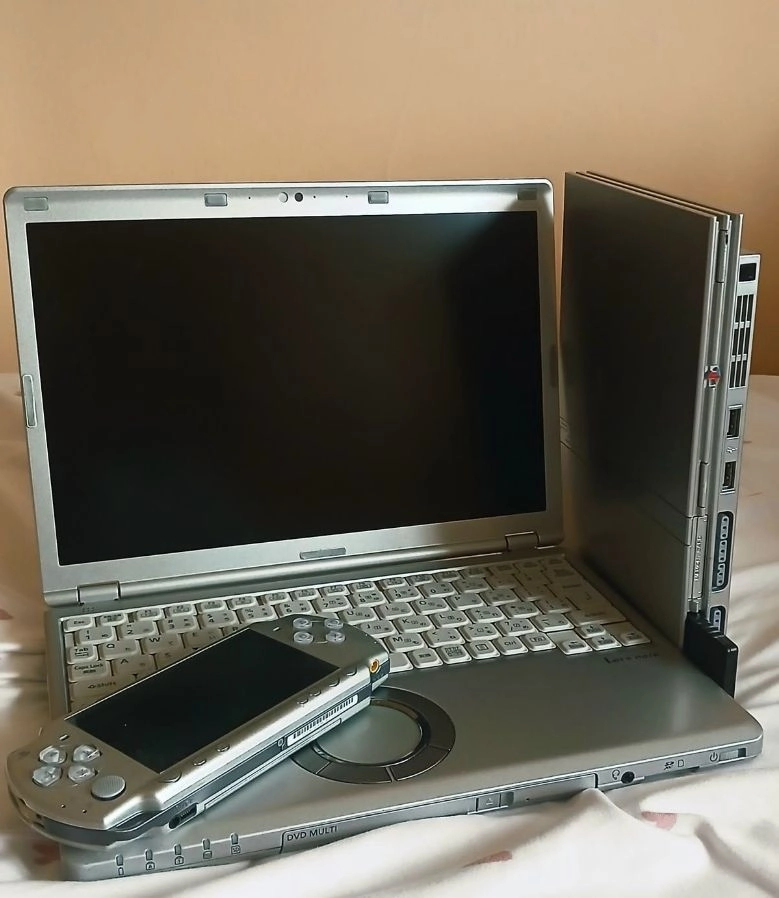 HKjvpCuXwAELbrG.webp