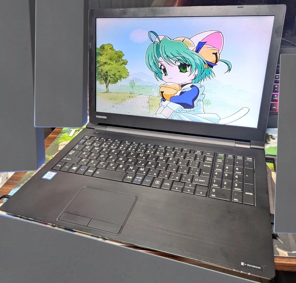 HK8xNq8bUAgAUzK.webp