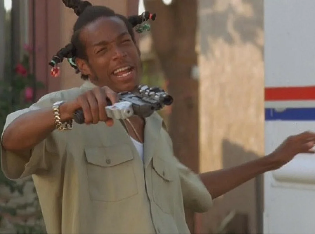 inefficient-unconventional-way-to-hold-a-gun-v0-2e6ego8hj78h1.webp