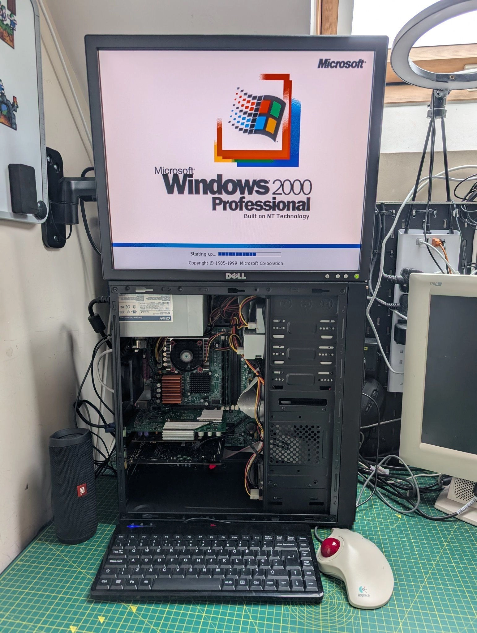 HLp5GCDXwAAzvro.webp