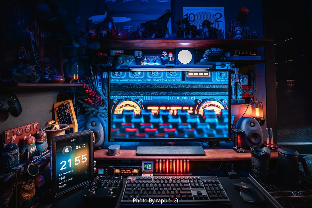 rapbbs-cyberpunk-maker-desk-setup-v0-eqdlzugj1jah1.webp