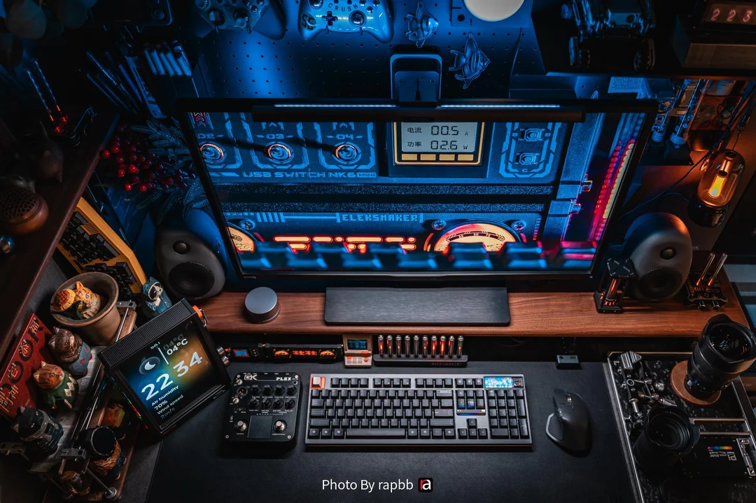 rapbbs-cyberpunk-maker-desk-setup-v0-kf0h1vgj1jah1.webp