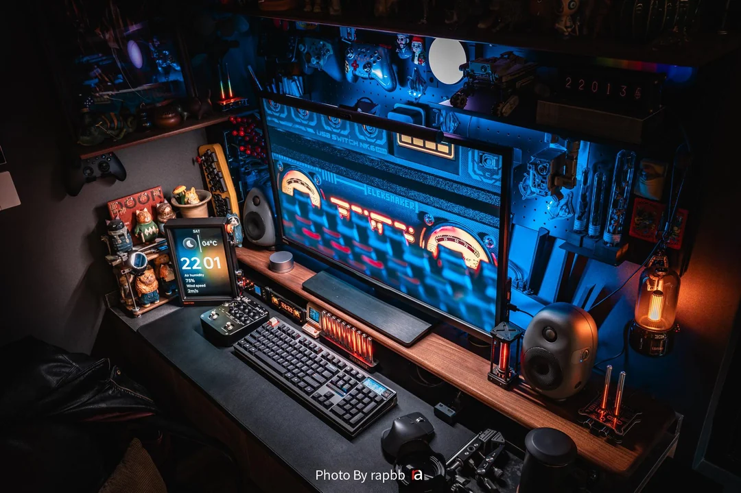 rapbbs-cyberpunk-maker-desk-setup-v0-m5z426hj1jah1.webp