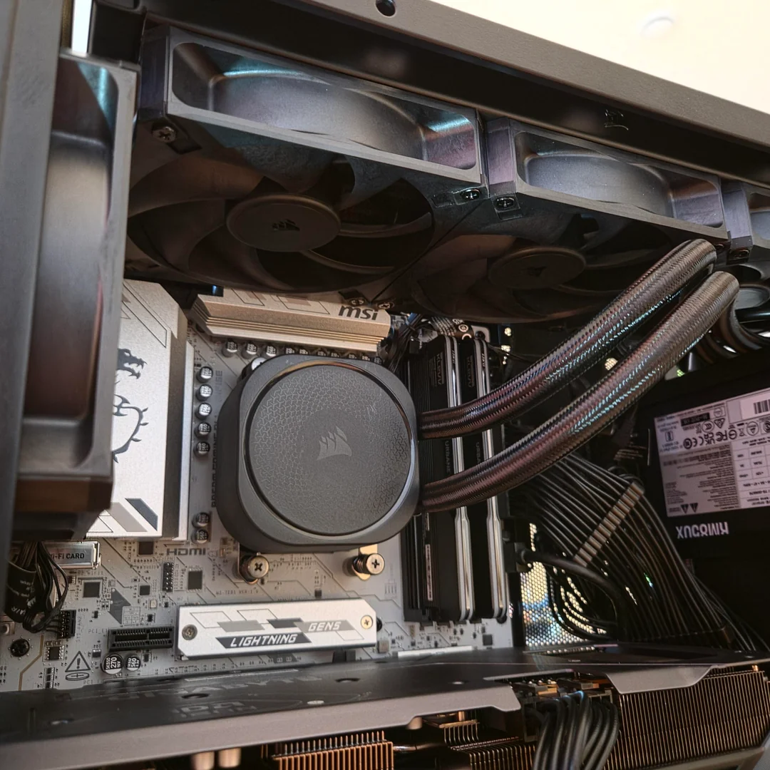 my-first-pc-lian-li-a3-build-v0-c1b0jnarmabh1.webp