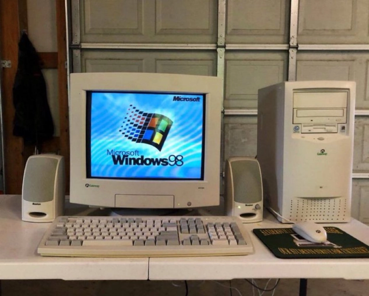 HMcFGBFbMAAF2iA.webp