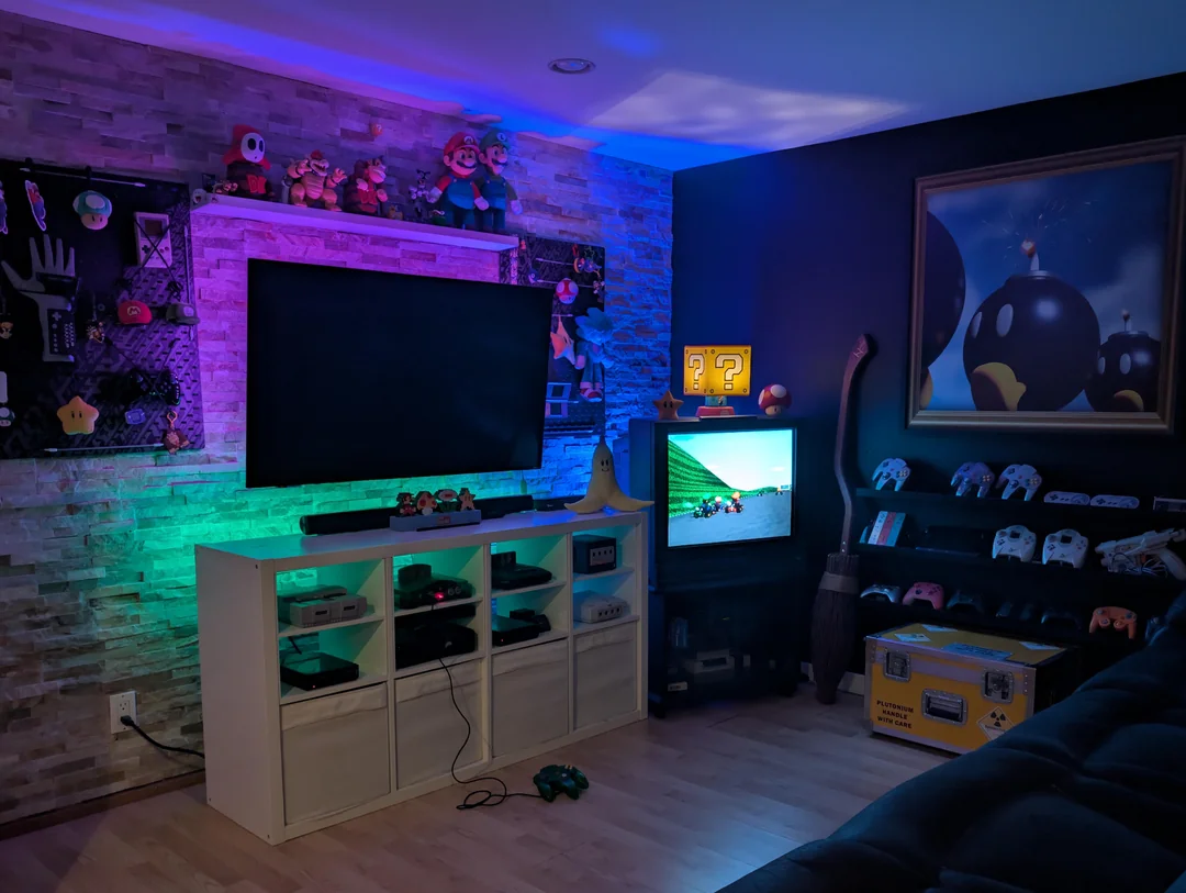 maxs-gaming-room-v0-gbtfi5l8hugh1.webp