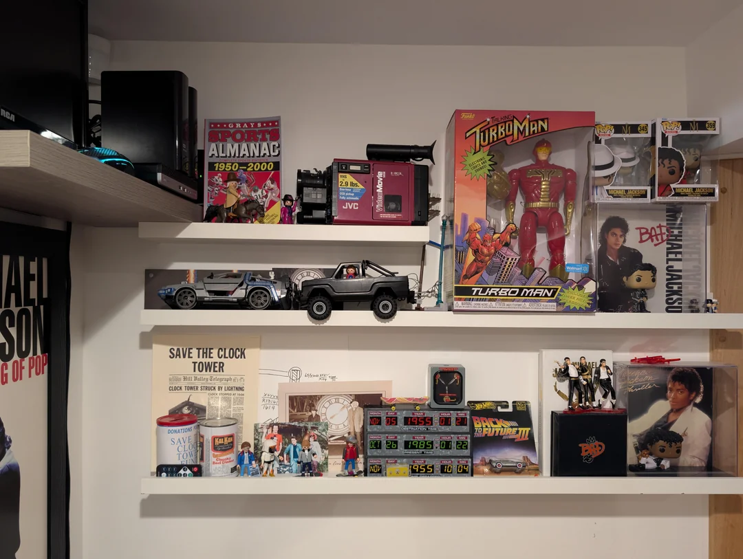 maxs-gaming-room-v0-s52cw5l8hugh1.webp