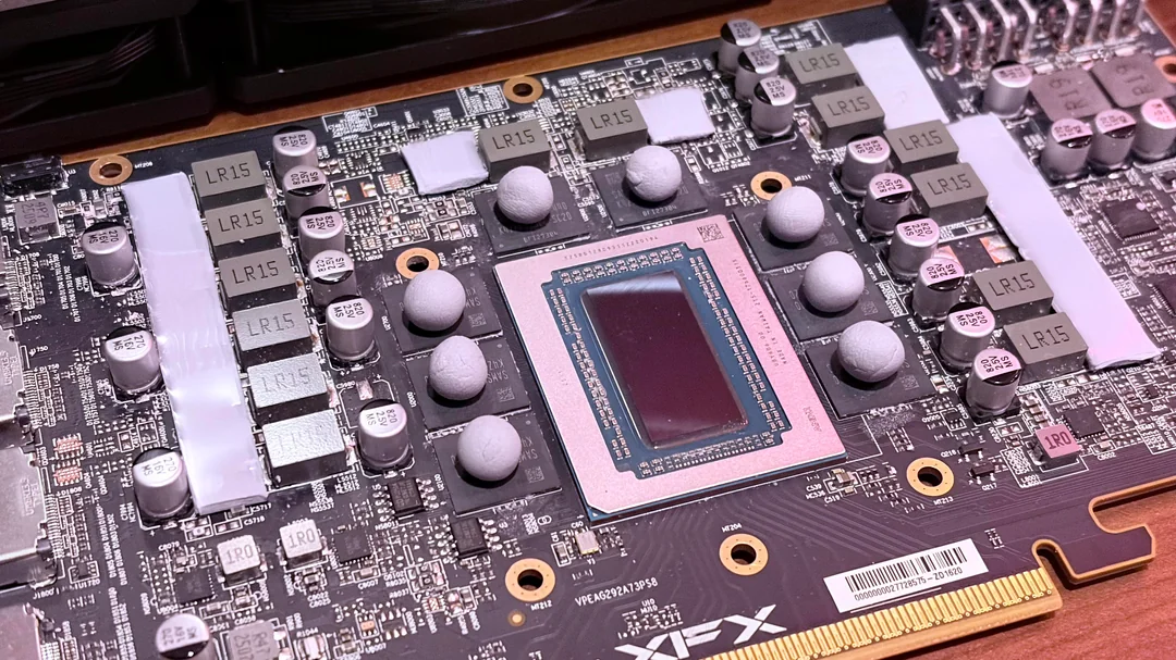 xfx-swift-9070-xt-deshroud-v0-xbm4gwtm8fgh1.webp