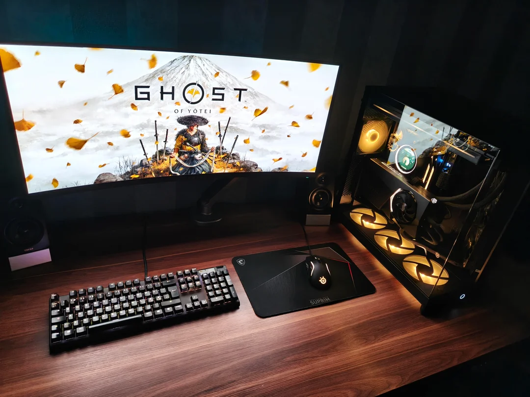 my-main-pc-setup-v0-4n46gyh385hh1.webp