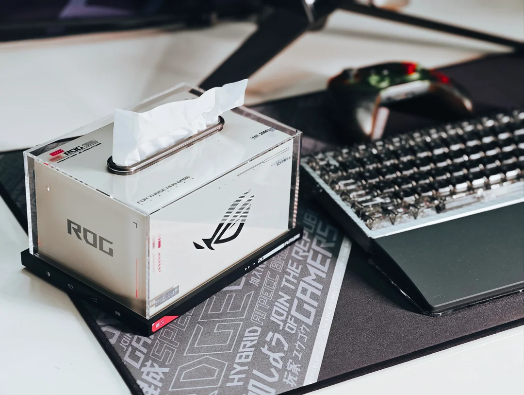 finally-a-tissue-box-worthy-of-my-setup-v0-2mopf1r7kkih1.webp