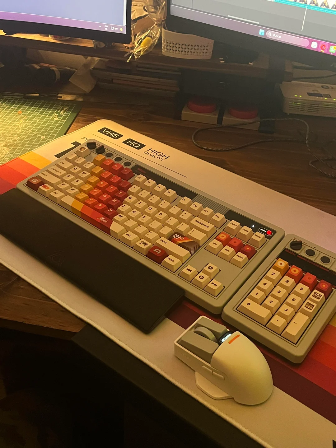 retro-orange-v0-831ttc5q2nih1.webp