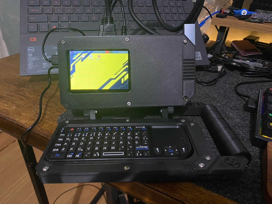 my-first-cyberdeck-v0-c8rhddg1kxih1.webp