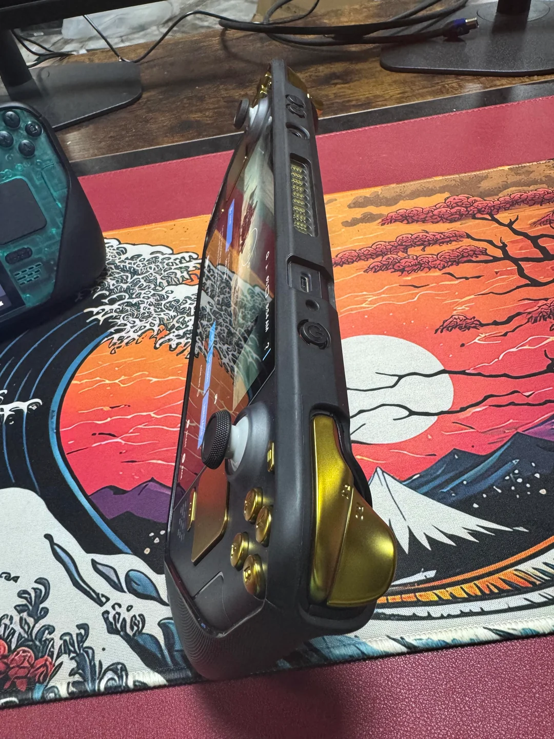 shell-swapped-steam-decks-with-swapped-sticks-painted-grills-v0-2z7rfgqgfjjh1.webp