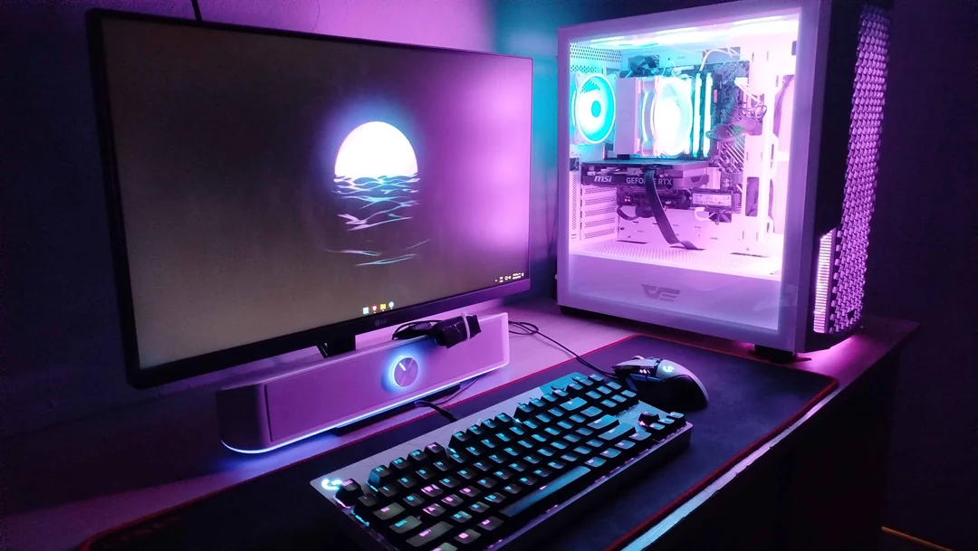 my-battlestation-v0-ccaybq1tkpih1.webp