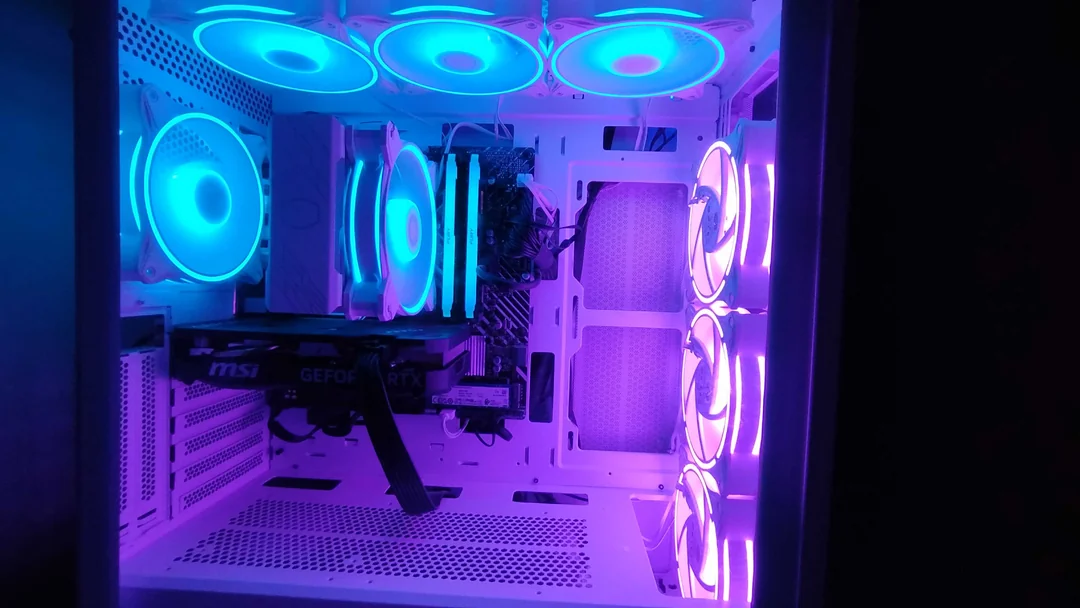 my-battlestation-v0-59a27ytpkpih1.webp