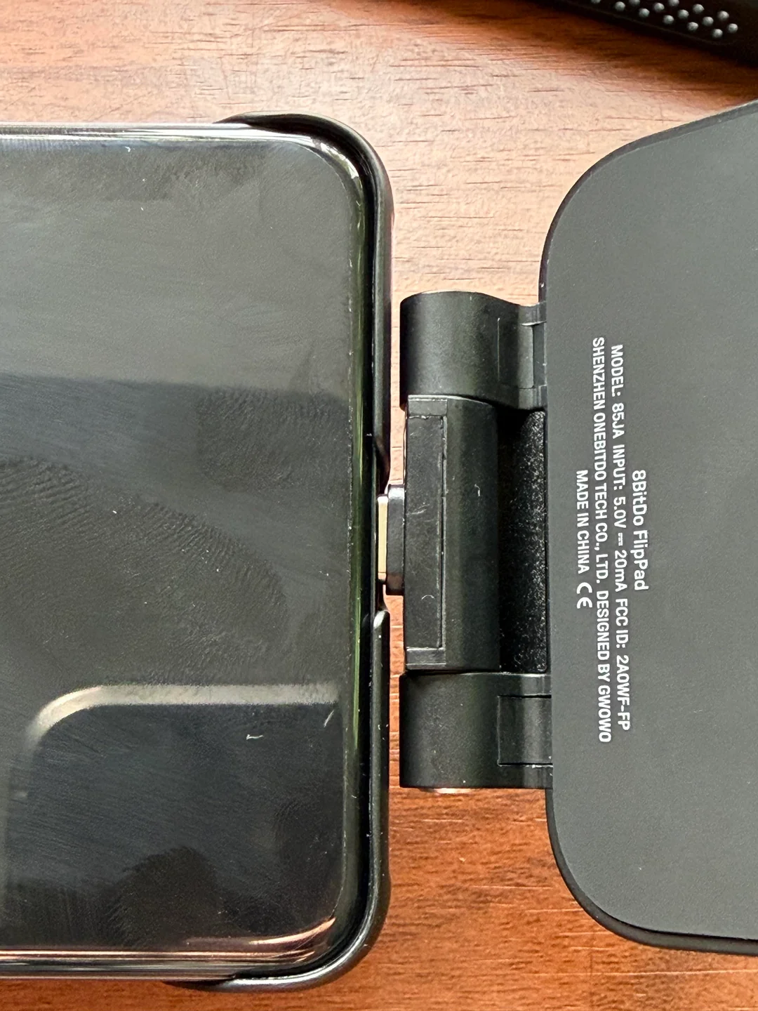 8bitdo-flippad-case-compatibility-photo-references-v0-wv48gg6zoejh1.webp