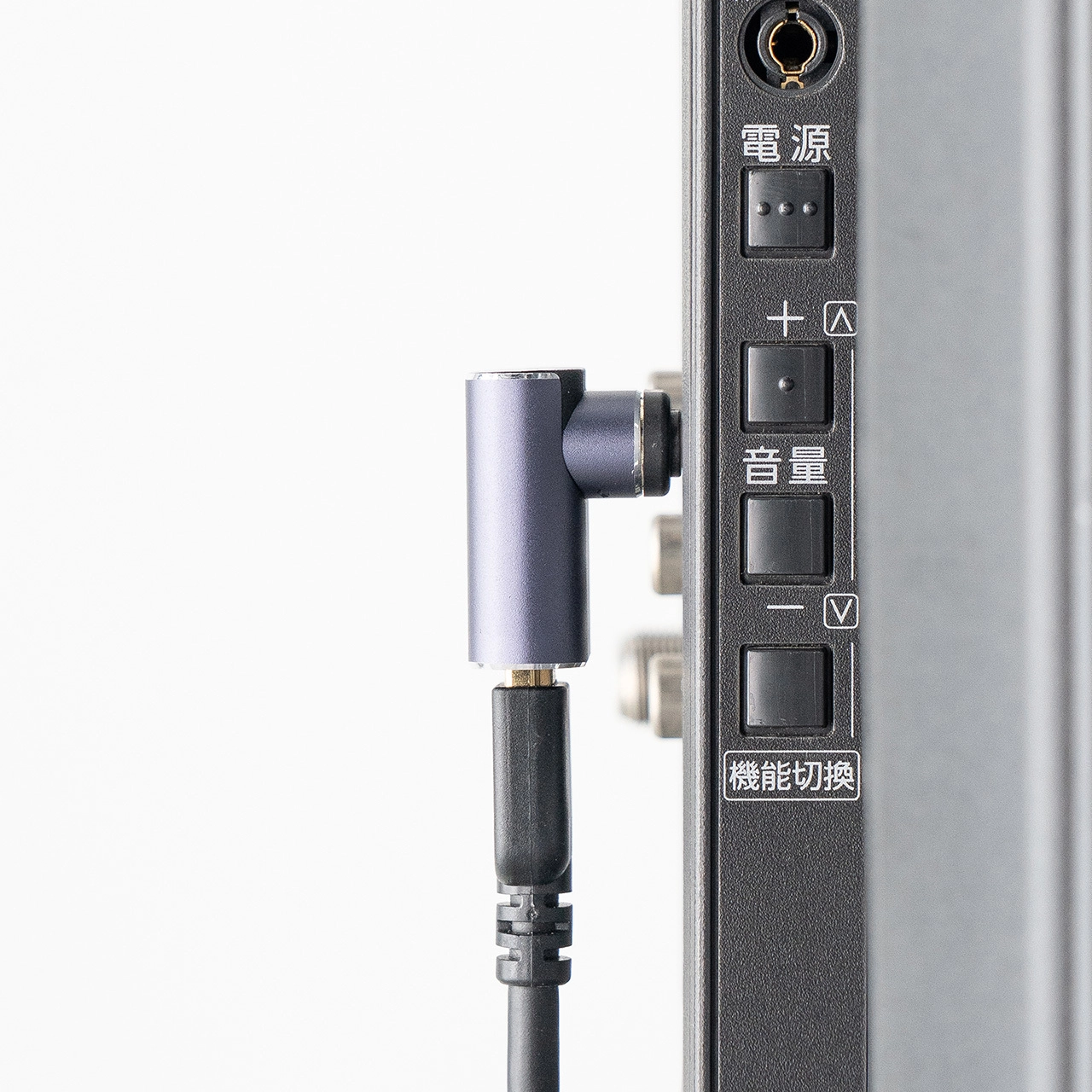 HP1rcpUbwAElor8.webp