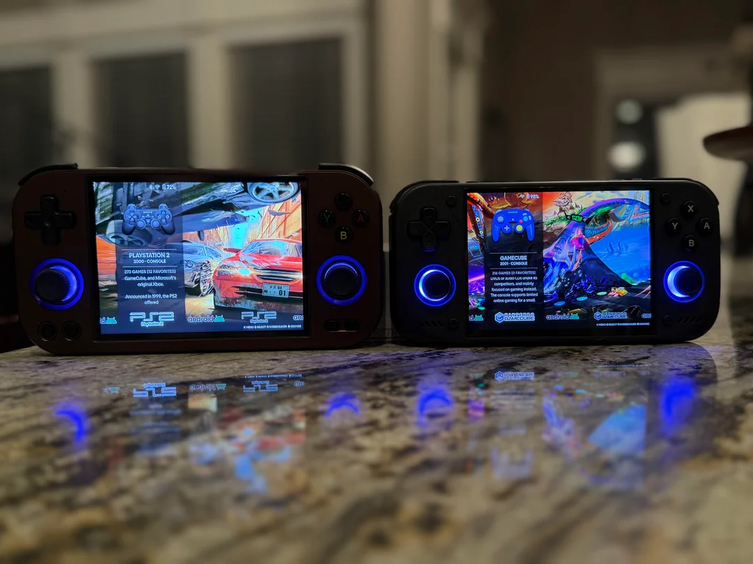 photos-comparing-the-477m-and-retroid-nova-two-amazing-4-3-v0-c9maeqs0uoih1.webp