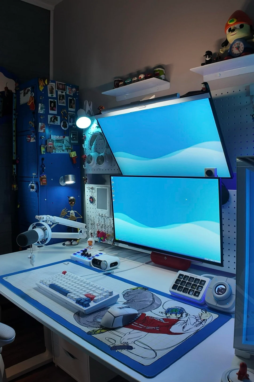 gaming-trinket-setup-v0-jnkf3ftgitjh1.webp