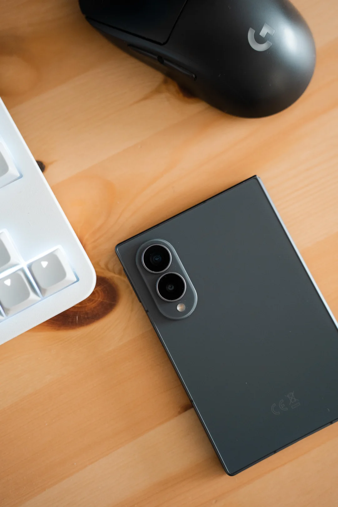 zfold-8-might-be-the-best-looking-samsung-phone-ever-v0-1yuzl0h53yjh1.webp