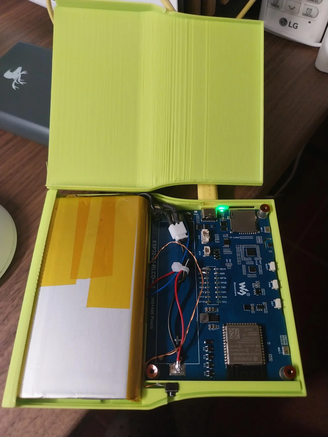 solaros-cyberdeck-sol-01-v0-s5bttcxxw8kh1.webp