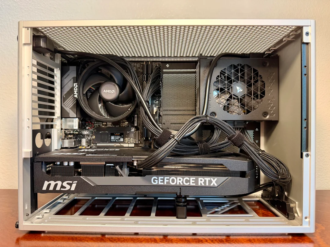 first-pc-since-2017-and-first-sff-build-ever-v0-v2ybwqwywfkh1.webp