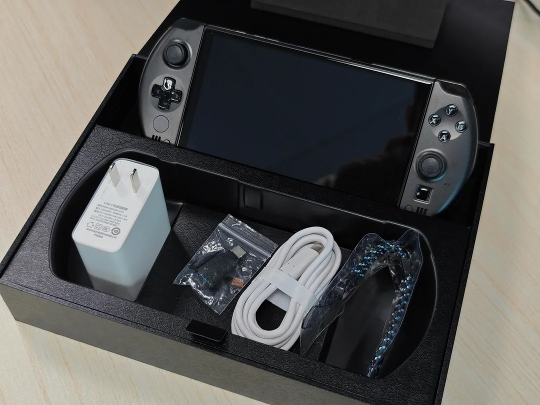 my-first-ever-handheld-gpd-win-4-hx370-2025-v0-sa58vtb5oikh1.webp